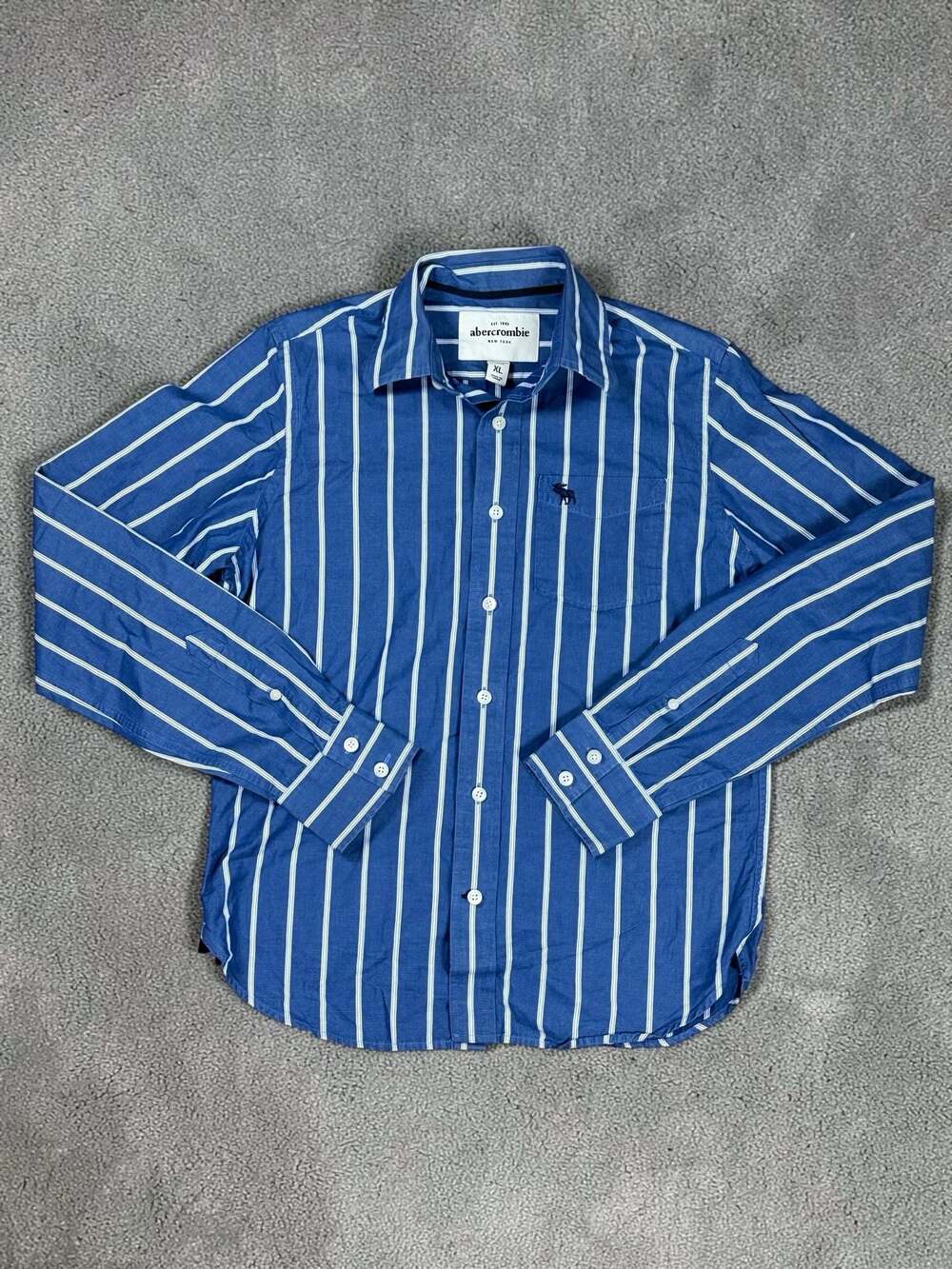 Abercrombie & Fitch Men's Blue and White Striped Button-Up Shirt, Size XL